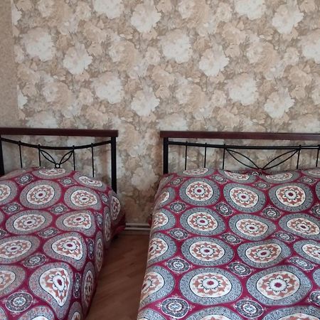 Guest House Medea Telavi Buitenkant foto