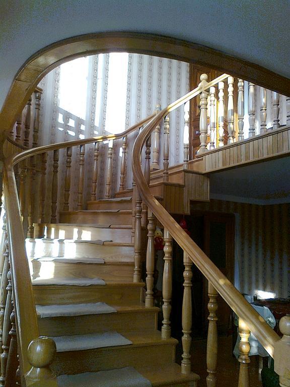 Guest House Medea Telavi Buitenkant foto