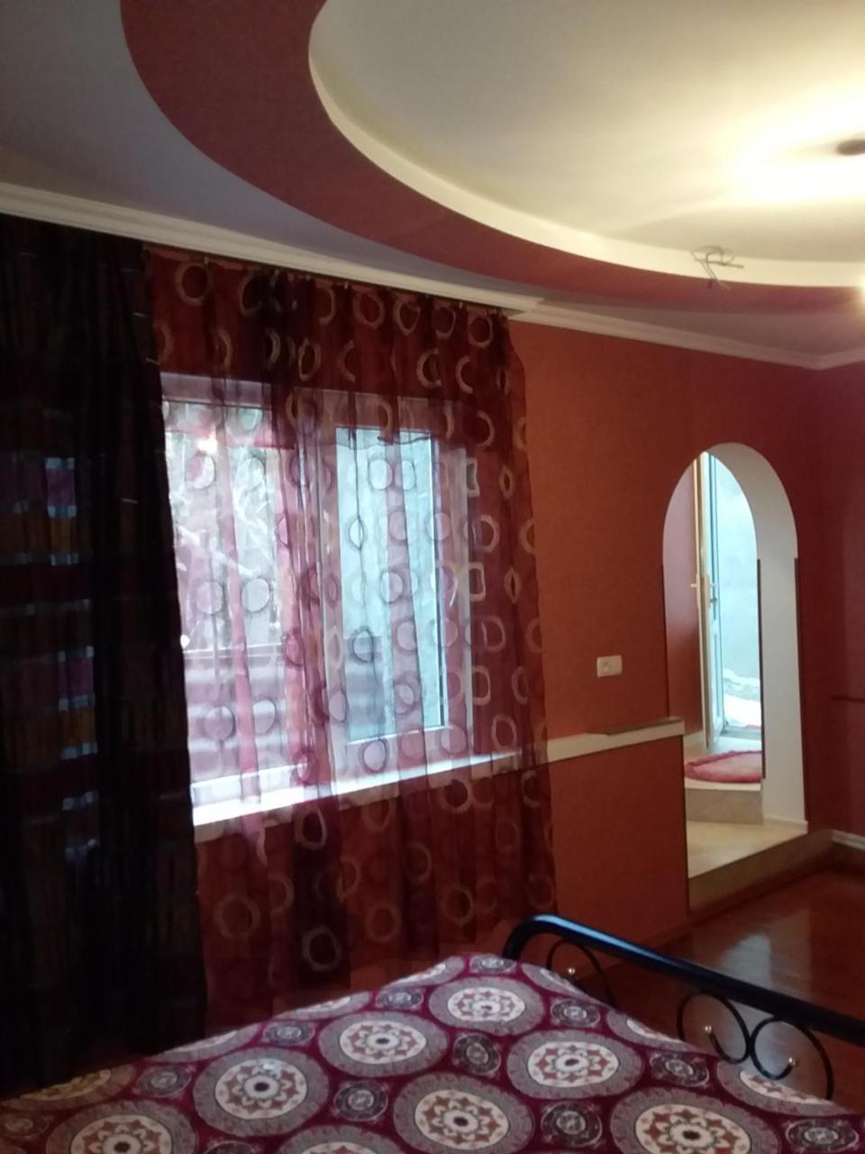 Guest House Medea Telavi Buitenkant foto
