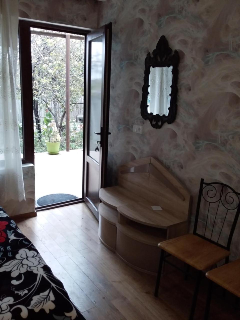 Guest House Medea Telavi Buitenkant foto