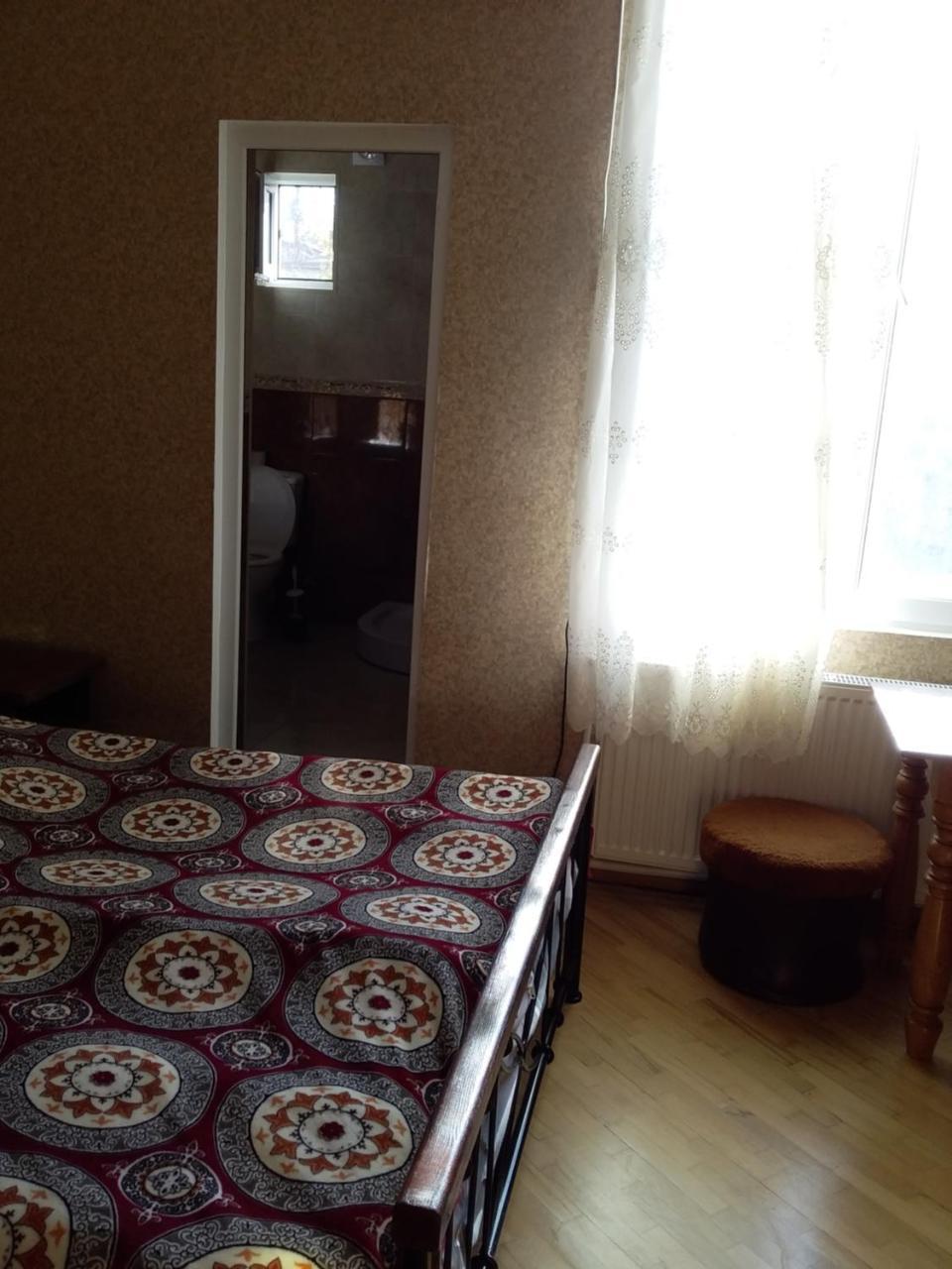 Guest House Medea Telavi Buitenkant foto